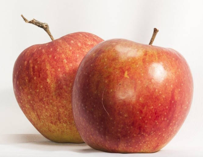 2 Apples